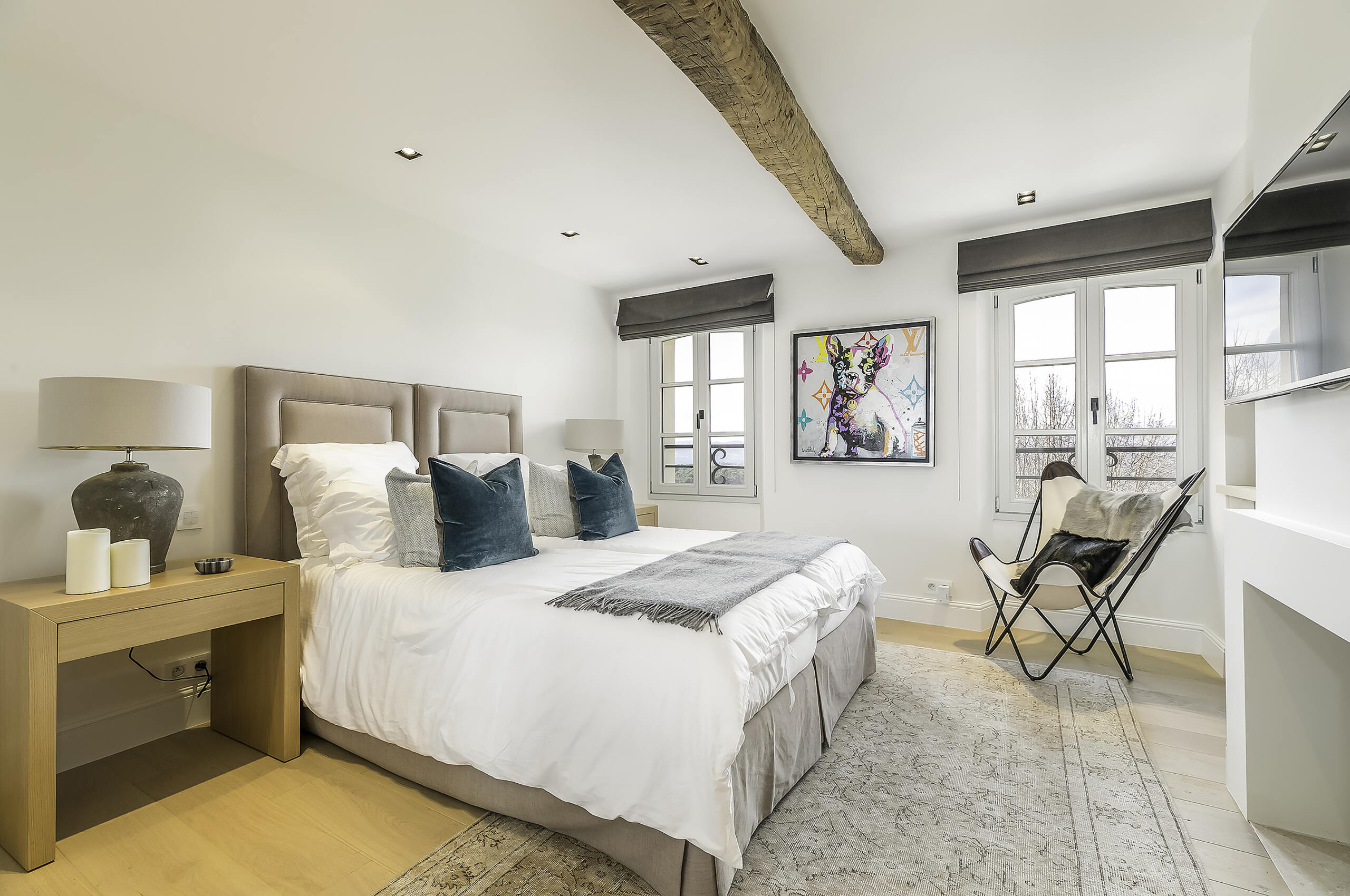 villa-mayan-bedroom-modern-luxury-charming-chic-stylish-interior-mougins