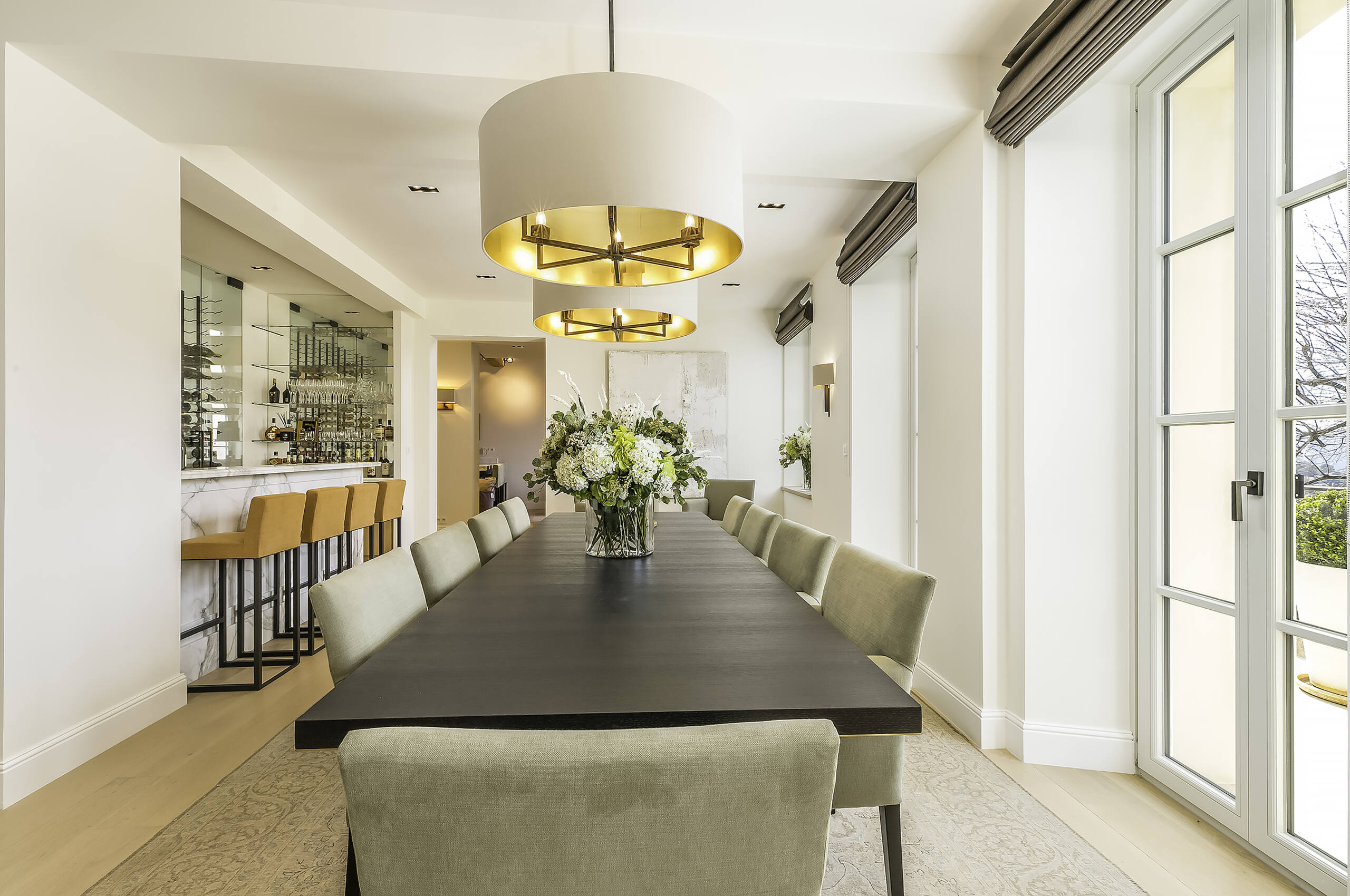 villa-mayan-diningroom-bar-hosting-modern-luxury-mougins