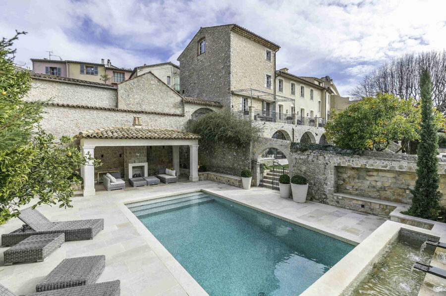 villa-mayan-mainpage-pool-charming-french-property-mougins