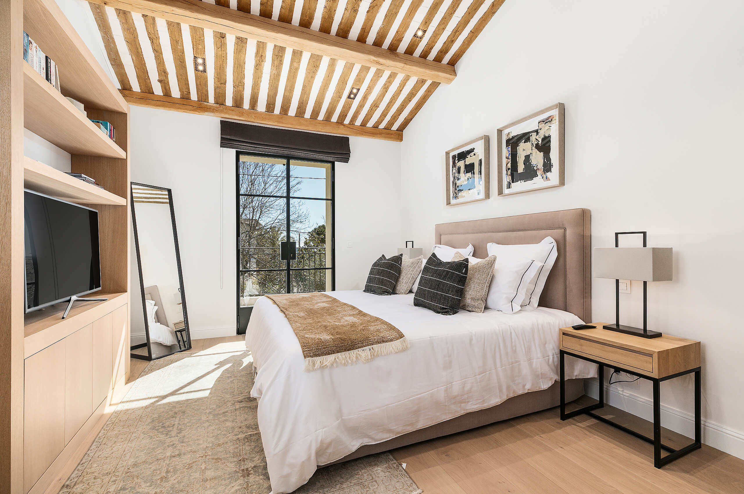 villa-michella-bedroom-stylish-luxury-charming-modern-interiordesign-mougins
