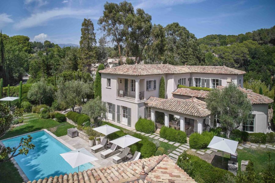 villa-mila-mainpage-luxury-retreat-paradise-pool-mougins