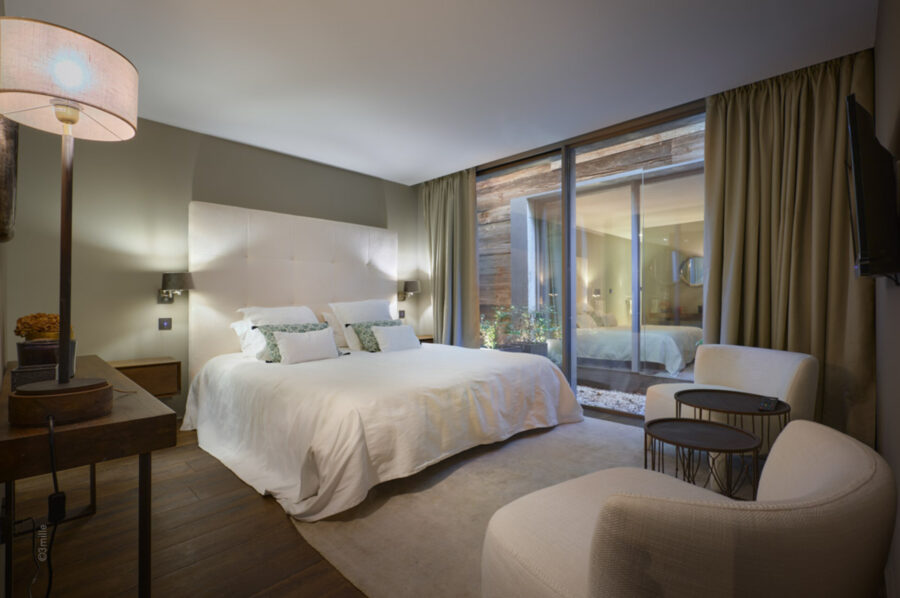 villa-mirabelle-bedroom-stylish-modern-luxury-interior-tranquil-mougins