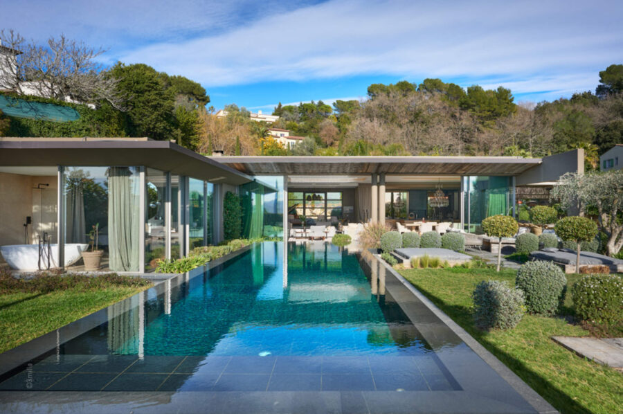 villa-mirabelle-exterior-luxury-infinitypool-architecture-mougins