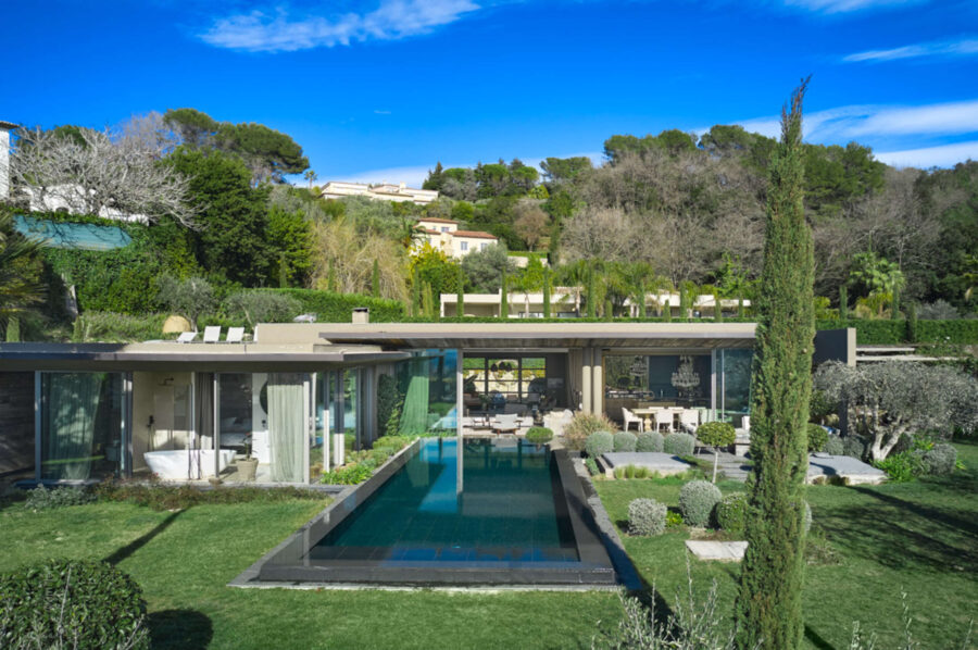 villa-mirabelle-exterior-luxury-rental-property-pool-mougins
