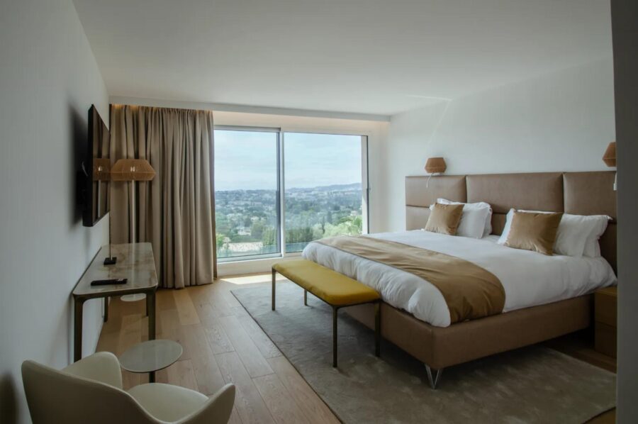 villa-mirelle-bedroom-elegant-serene-design-scenic-views-luxury-mougins
