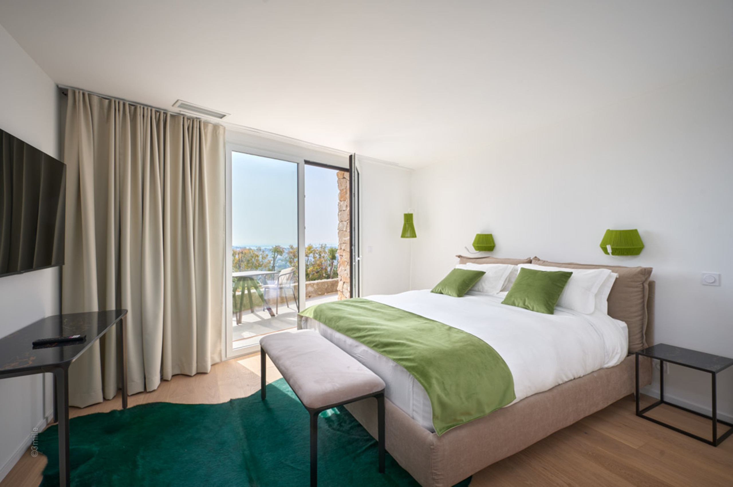 villa-mirelle-bedroom-luxury-balcony-interior-design-retreat-mougins