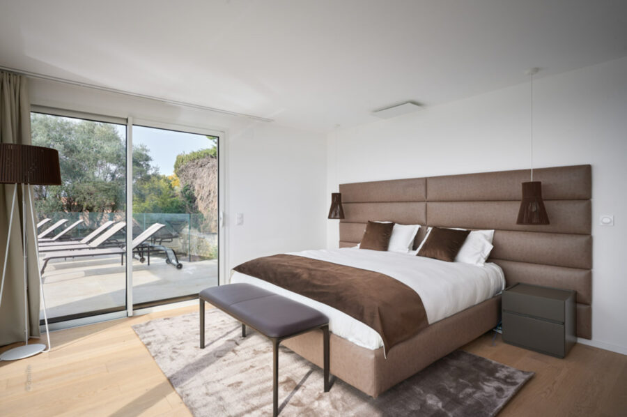 villa-mirelle-bedroom-modern-elegant-luxury-design-mougins
