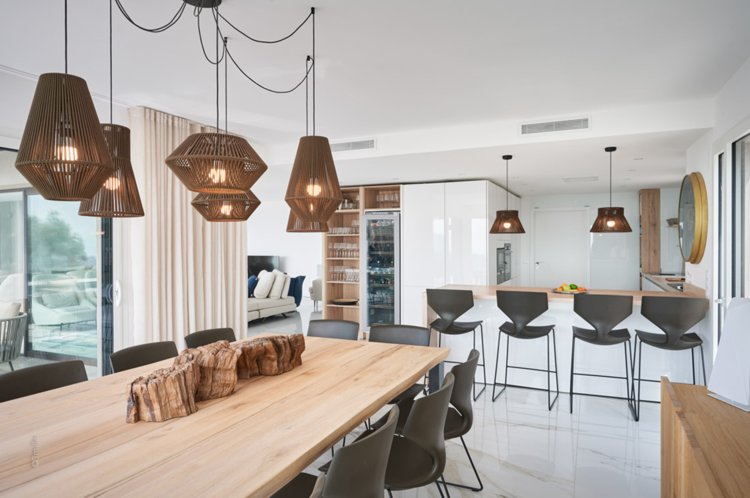 villa-mirelle-kitchen-diningroom-modern-luxury-interior-mougins