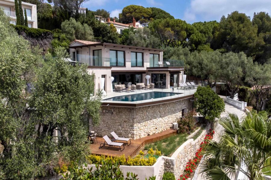 villa-mirelle-mainpage-exterior-swimming-pool-garden-luxury-rental-retreat-mougins