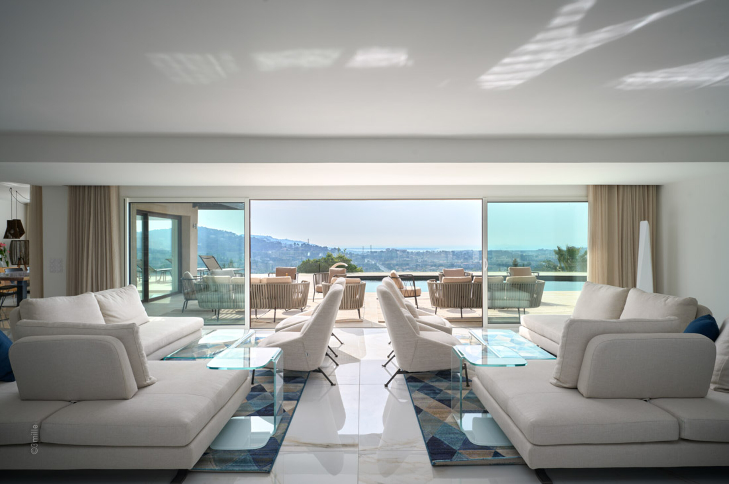 villa-mirelle-mainpage-livingroom-comfort-luxury-retreat-paradise-mougins