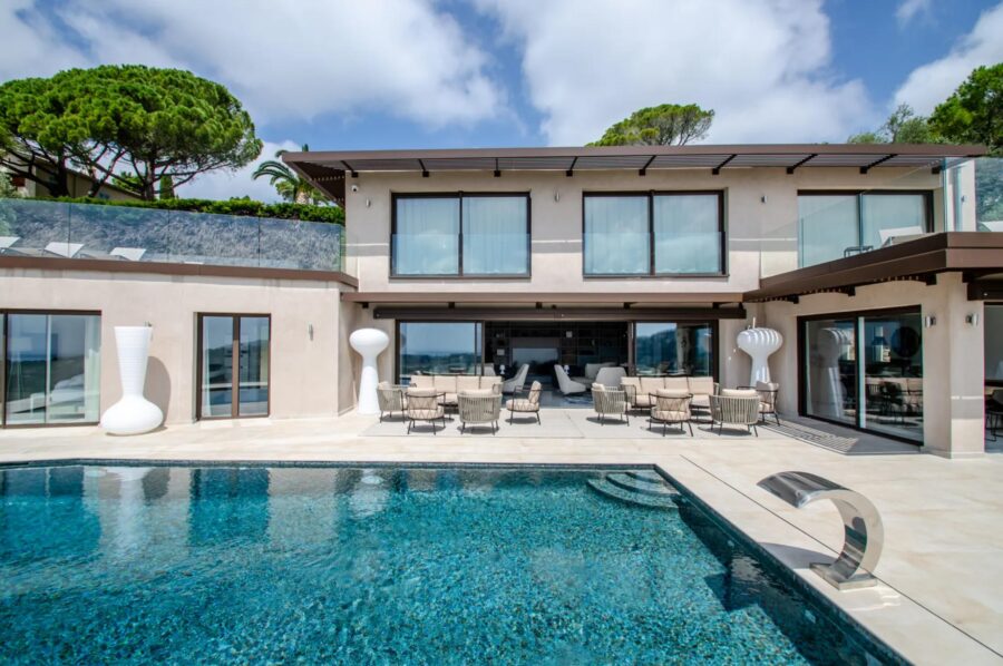 villa-mirelle-swimming-pool-terrace-alfresco-lounge-luxury-mougins