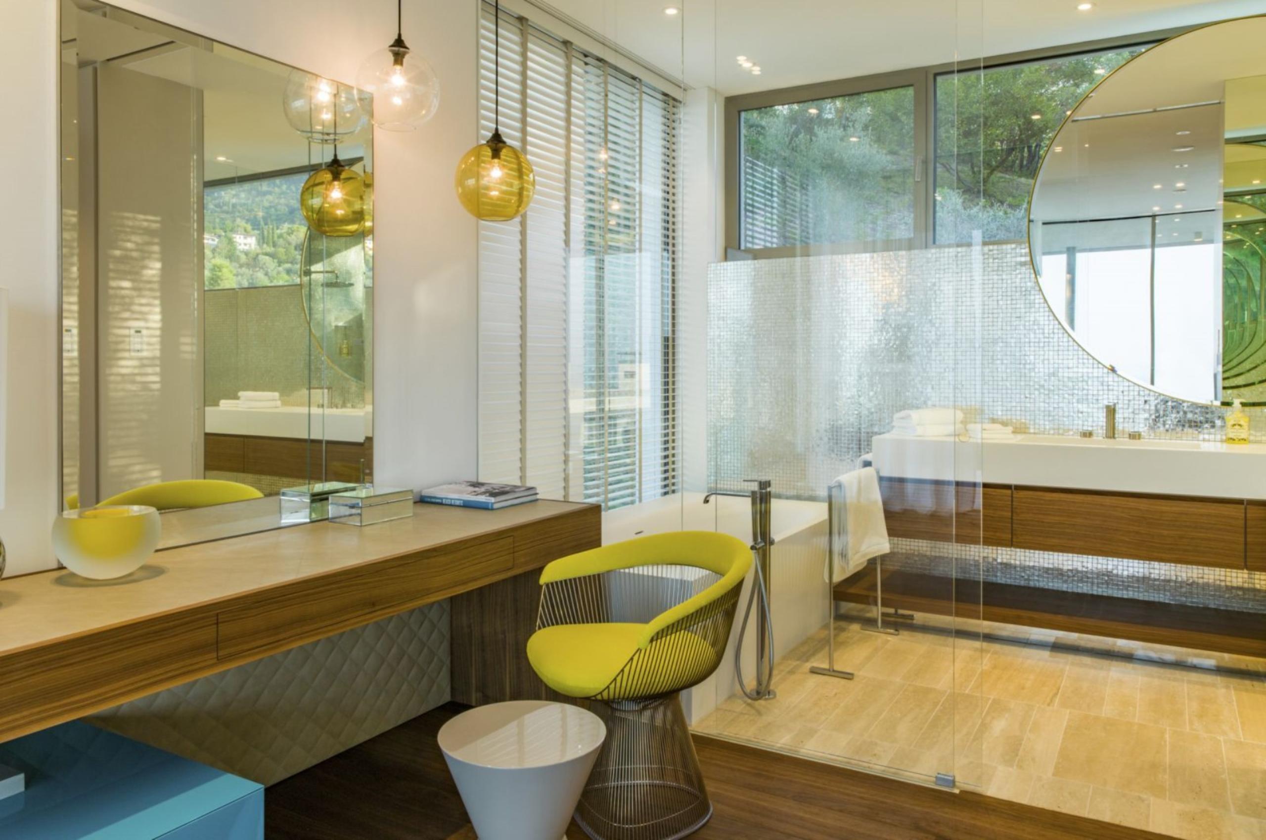 villa-noelia-bathroom-dressing-table-bathtub-sink-modern-sleek-design-luxury-lakegarda
