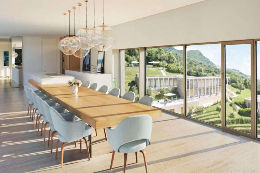 villa-noelia-dining-room-bright-modern-interiors-lake-views-luxury-lake-garda