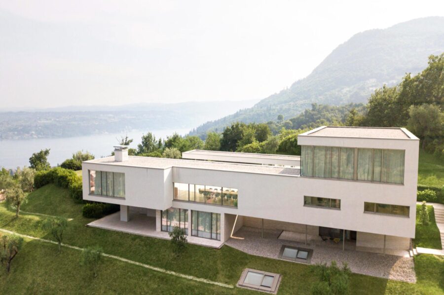 villa-noelia-exterior-luxury-rental-retreat-lake-garda