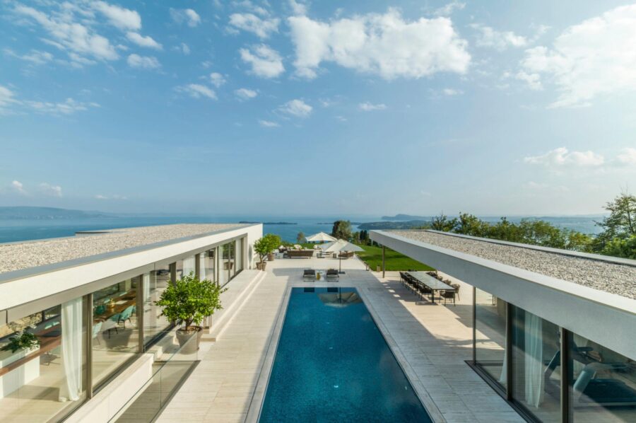 villa-noelia-exterior-outdoor-swimming-pool-lake-view-luxury-lake-garda