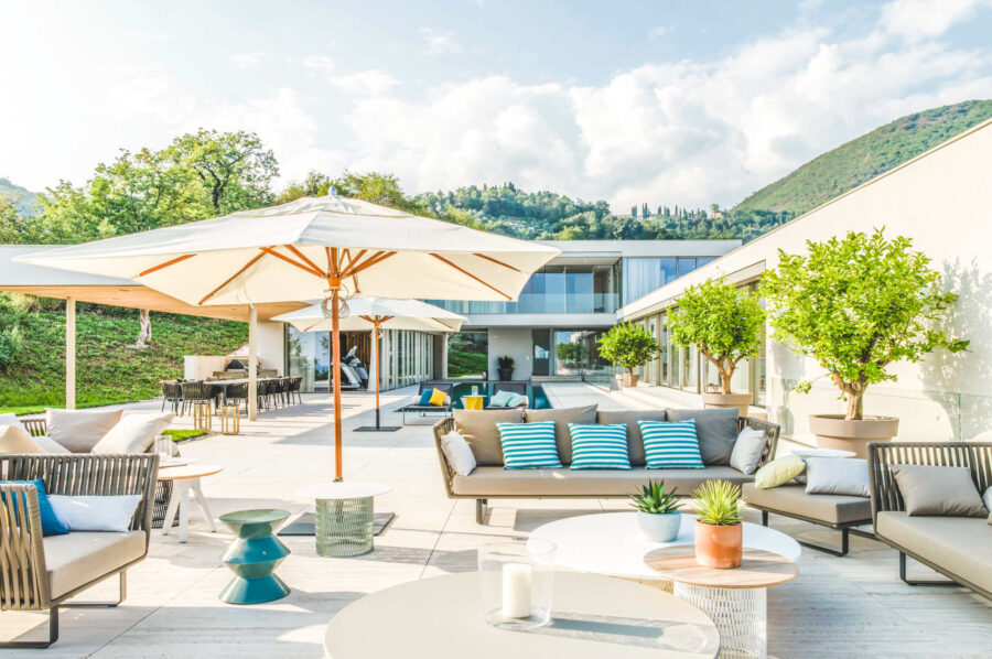 villa-noelia-outdoorterrace-luxury-scenic-landscape-lakegarda