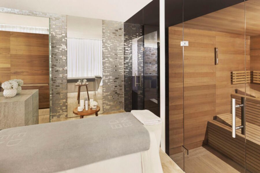 villa-noelia-spa-wellness-sauna-massage-room-luxury-lake-garda