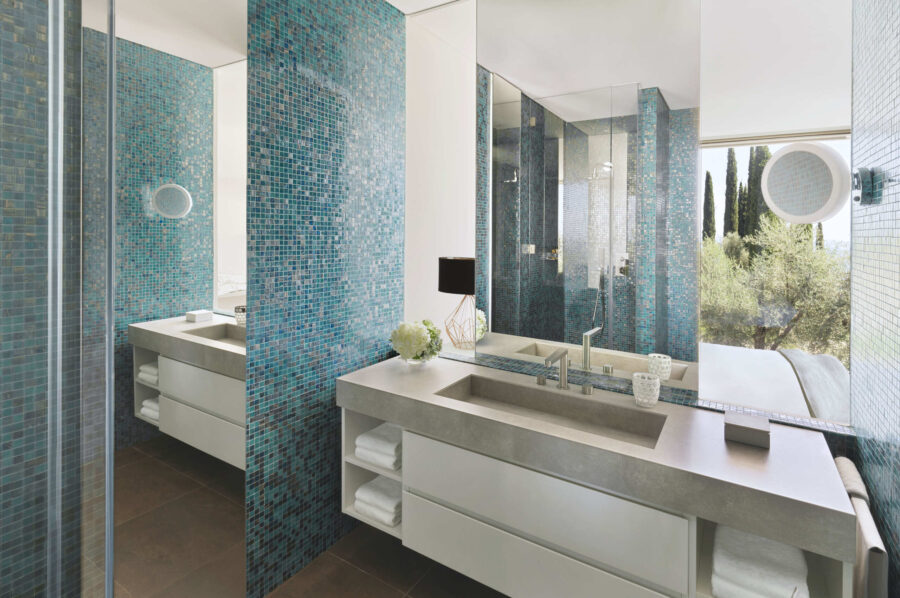 villa-nori-bathroom-modern-stylish-luxury-design-lakegarda