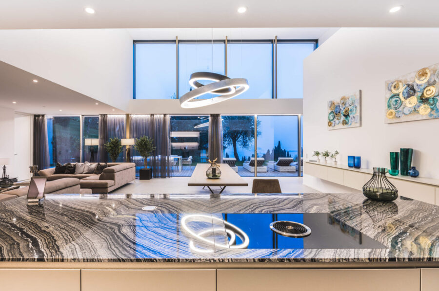 villa-nori-kitchen-diningarea-livingroom-openplan-modern-luxury-interior-lakegarda