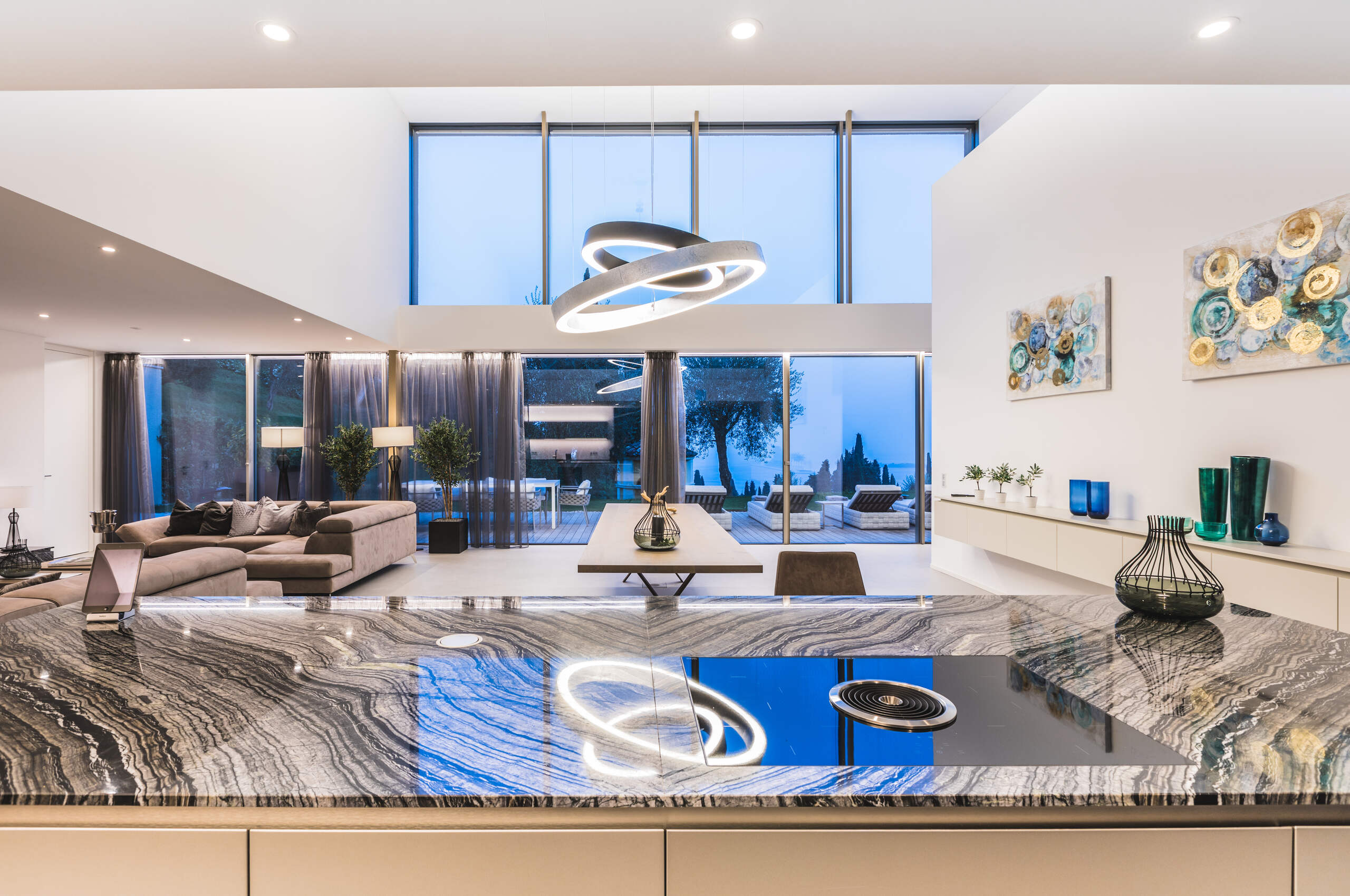 villa-nori-kitchen-diningarea-livingroom-openplan-modern-luxury-interior-lakegarda