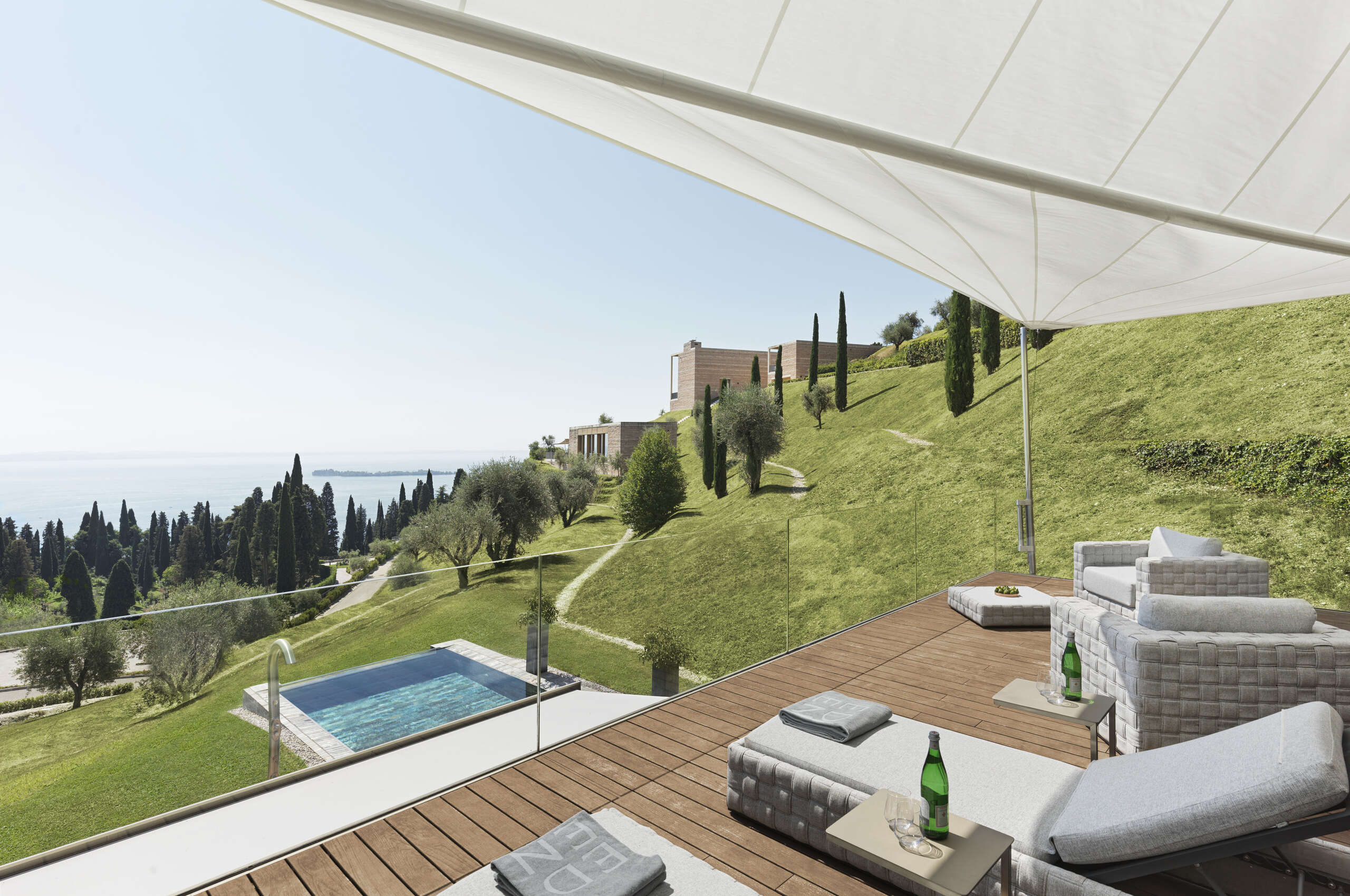 villa-nori-roofterrace-pool-lakeview-luxury-modern-exterior-lakegarda