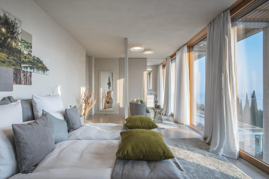 villa-nova-bedroom-twinbed-luxury-modern-interior-lakegarda