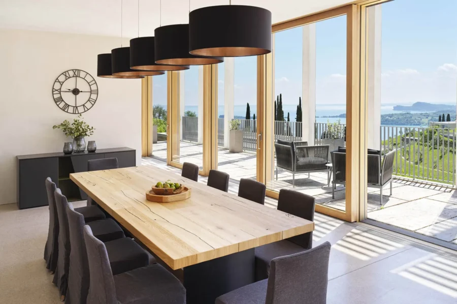 villa-nova-diningroom-table-terrace-lakeview-scenic-luxury-lakegarda