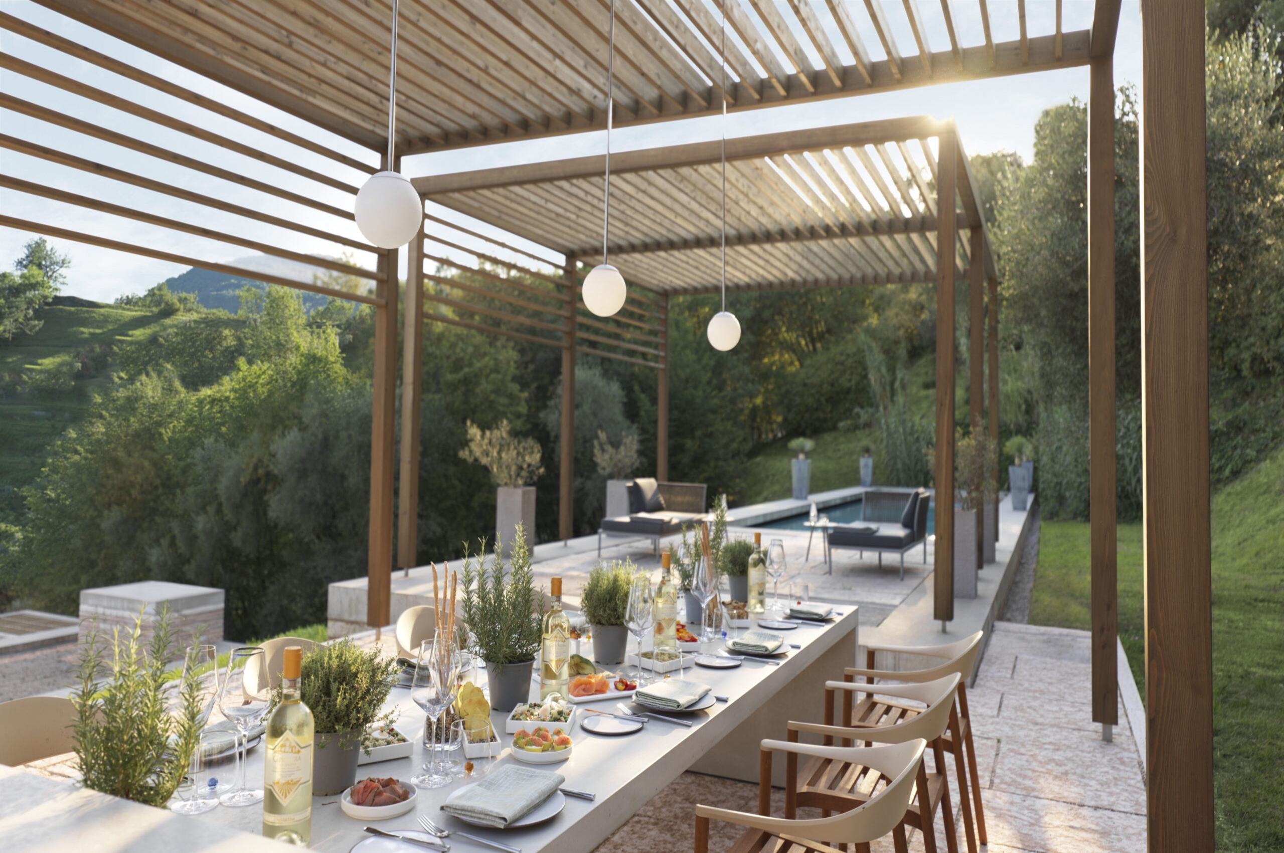 villa-nova-poolside-outdoordining-terrace-alfresco-luxury-lakegarda