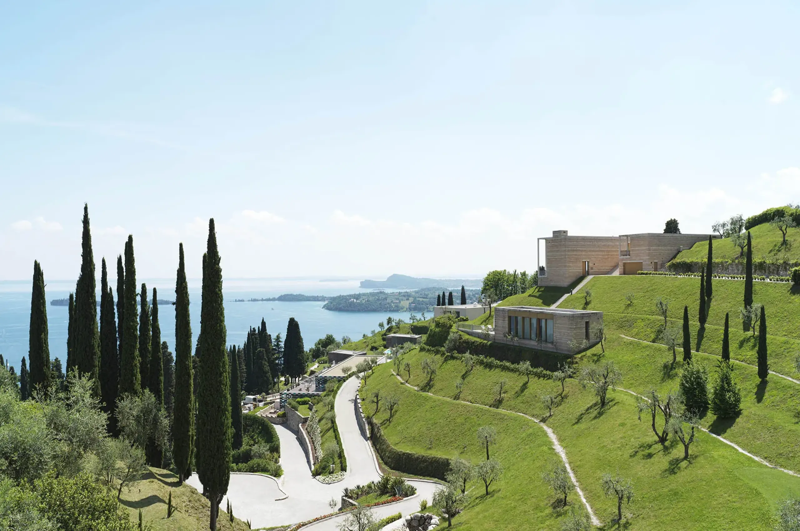 villa-nova-scenery-exterior-stunning-landscape-lakeviews-lakegarda