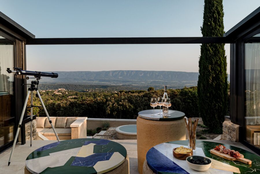 villa-provence-terrace-outdoor-dining-stunning-landscape-views-serene-oasis-luxury-rental-retreat-provence