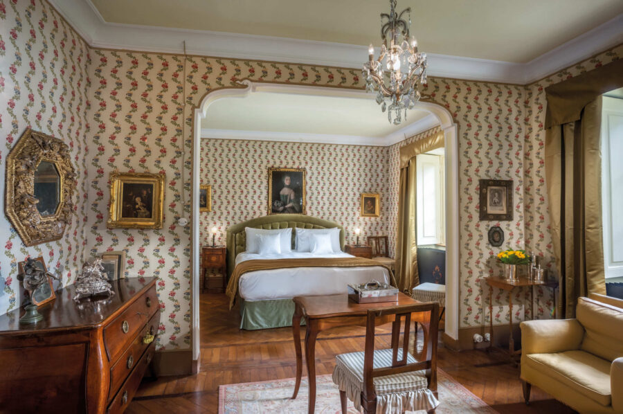 villa-silvana-bedroom-opulent-luxury-elegant-design-lakecomo