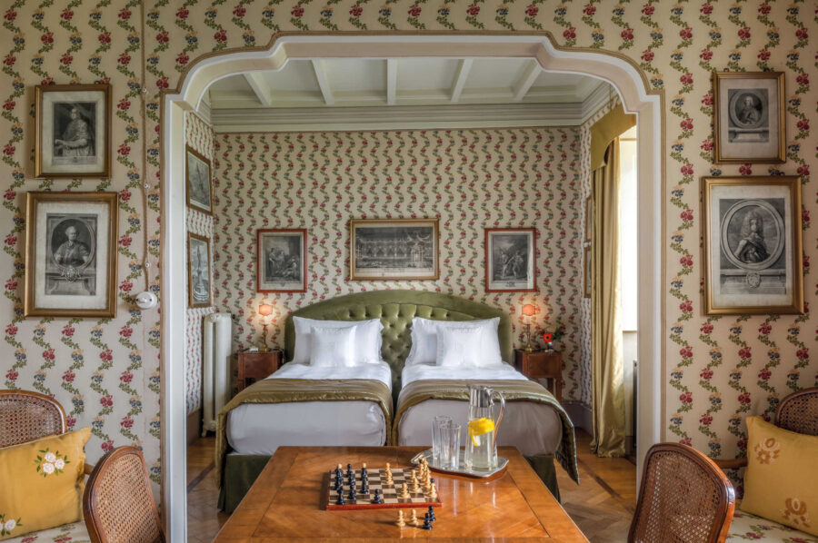 villa-silvana-bedroom-twinbed-elegant-opulent-design-luxury-lakecomo