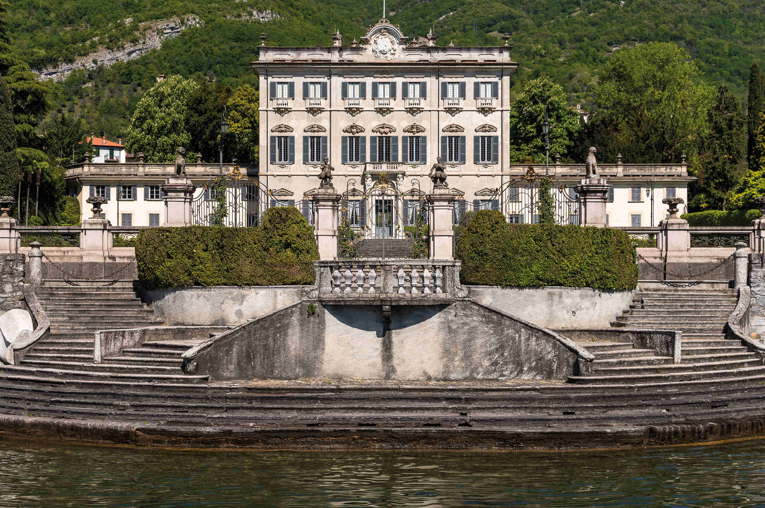 villa-silvana-exterior-waterfront-rental-luxury-mansion-lakecomo