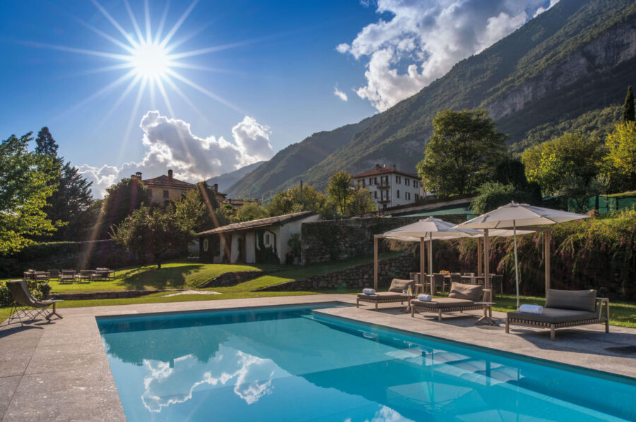 villa-silvana-swimmingpool-garden-sunlounger-scenicview-luxury-lakecomo