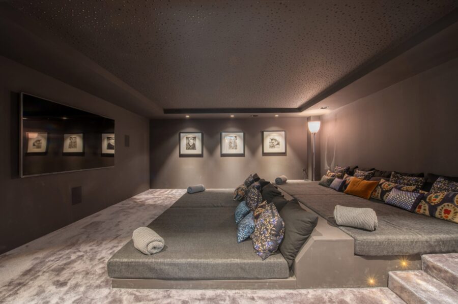 villa-tattiana-cinema-tv-lounge-entertainment-film-luxury-sttropez