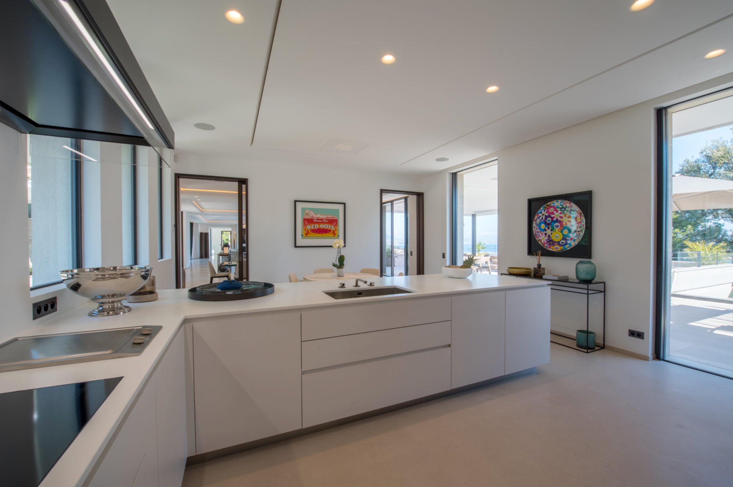 villa-tattiana-kitchen-modern-spacious-bright-luxury-design-sttropez