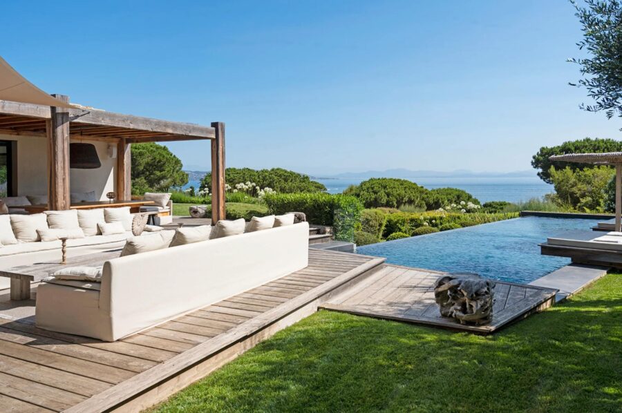 villa-tori-garden-infinity-pool-terrace-sea-view-luxury-sttropez