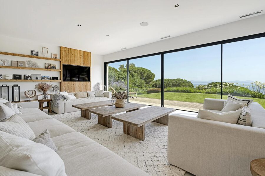 villa-tori-living-room-garden-view-modern-design-luxury-sttropez