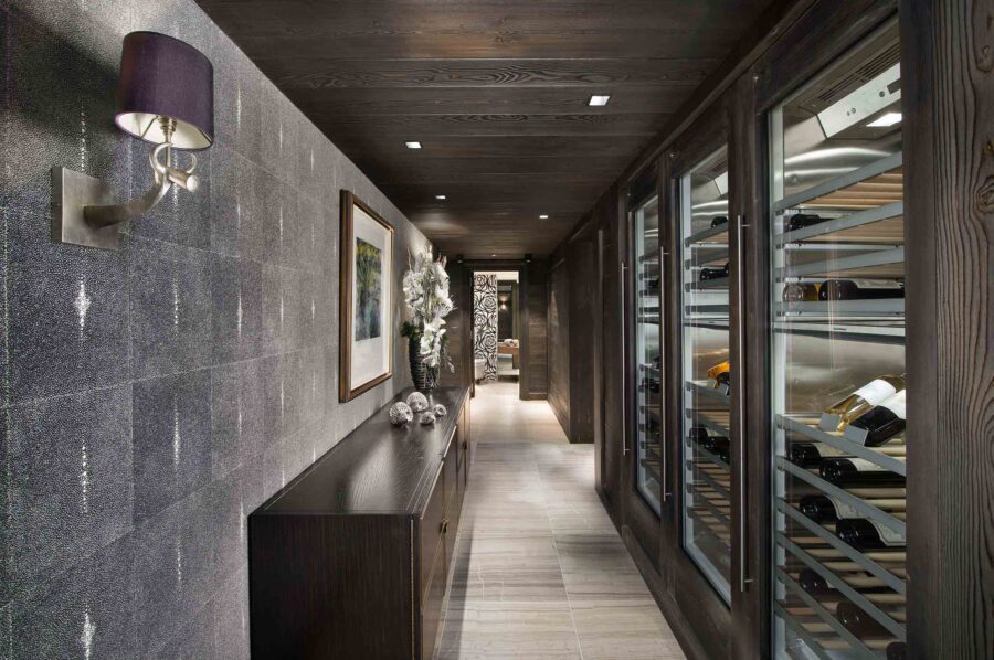 winecellar-modern-interior-courchevel1850-luxury-chalet-corinne-24