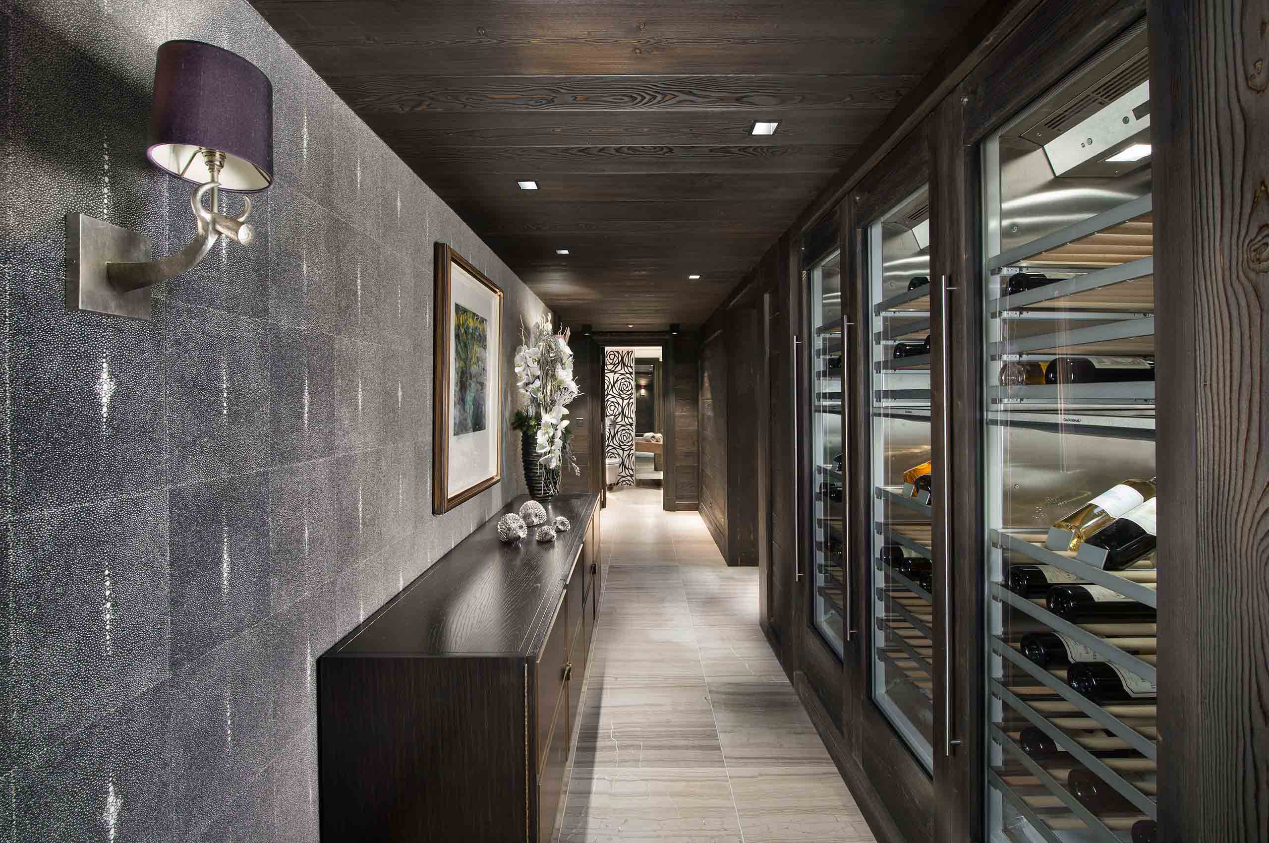 winecellar-modern-interior-courchevel1850-luxury-chalet-corinne-24