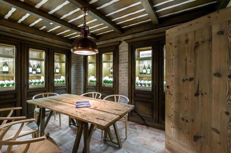 winecellar-tastingroom-hosting-alpine-luxury-courchevel1850-chalet-brielle-23