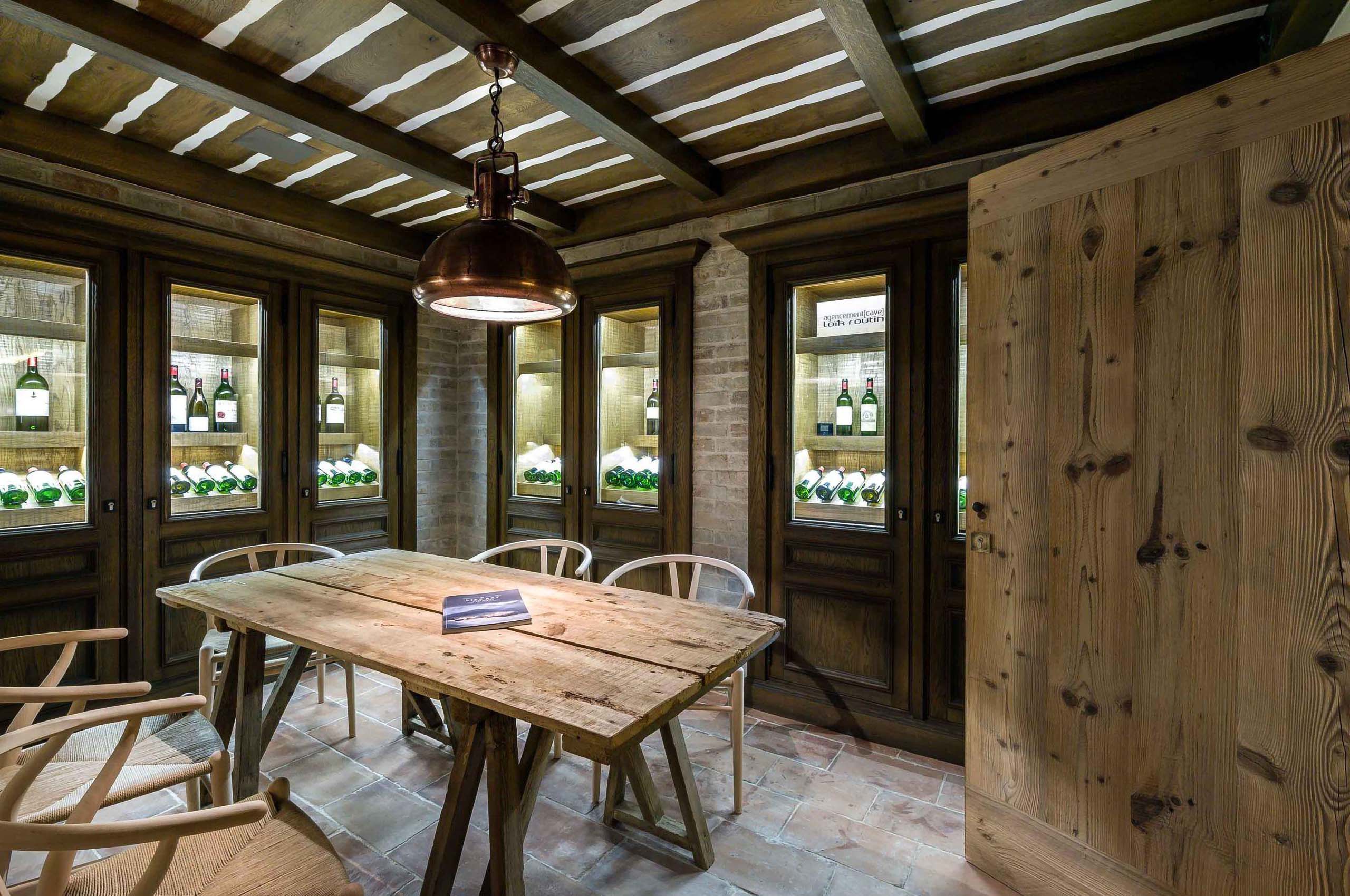 winecellar-tastingroom-hosting-alpine-luxury-courchevel1850-chalet-brielle-23