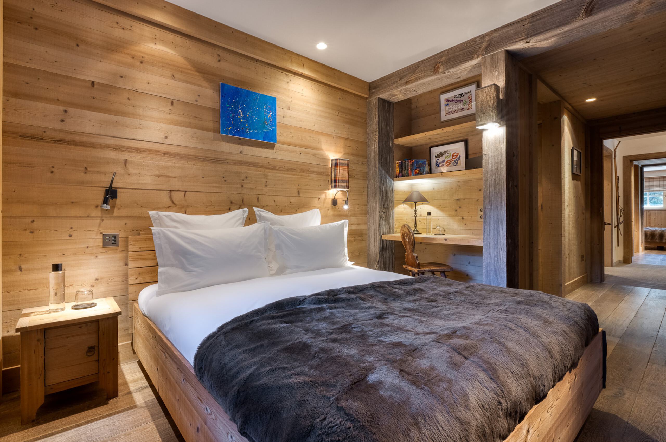 Chalet-Izabelle-bedroom-cosy-alpine-stylish-design-luxury-rental-megeve