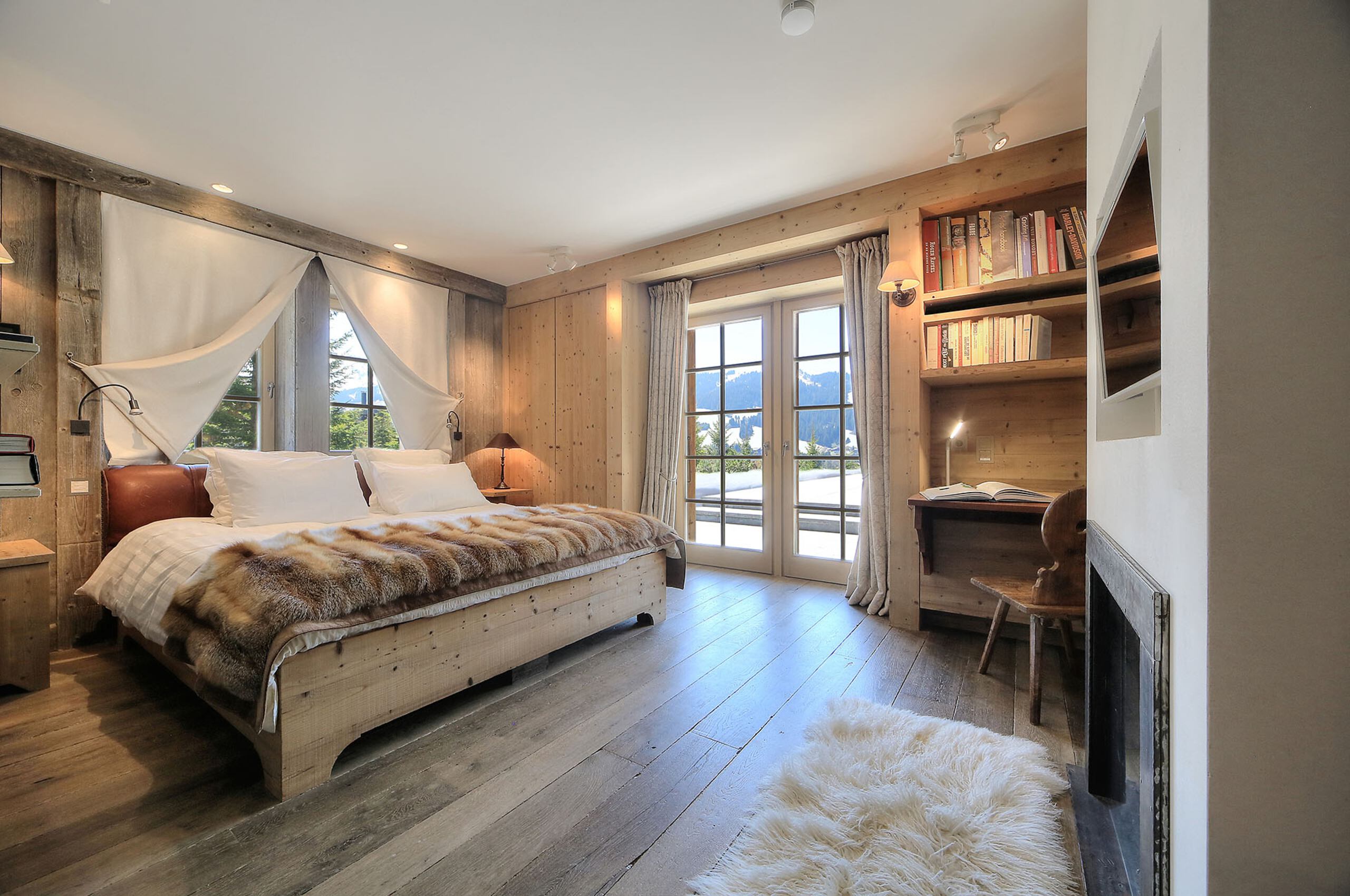 Chalet-Izabelle-bedroom-mountainview-cosy-alpine-chic-megeve