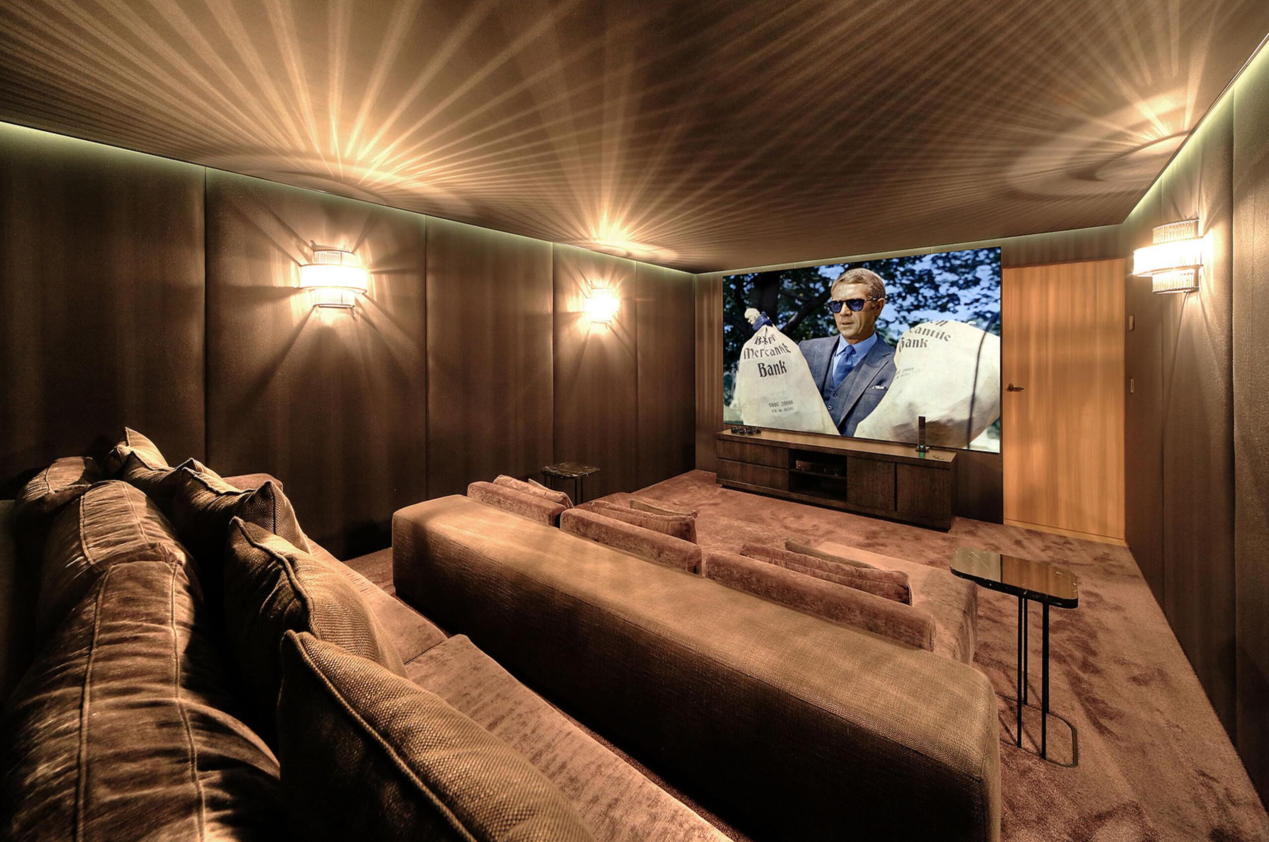 Chalet-Izabelle-cinemaroom-film-entertainment-hosting-luxury-megeve