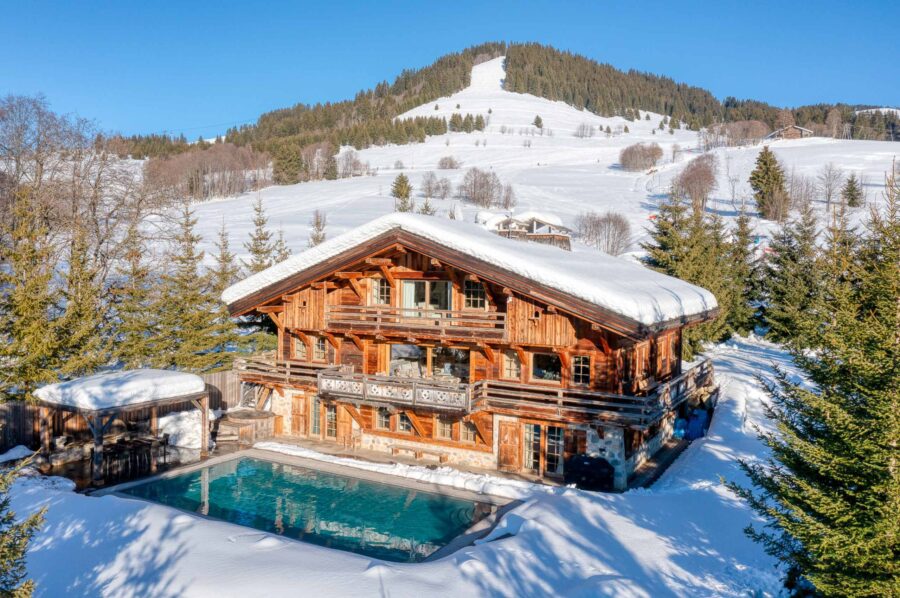 Chalet-Izabelle-exterior-luxury-rental-retreat-primelocation-outdoorpool-megeve