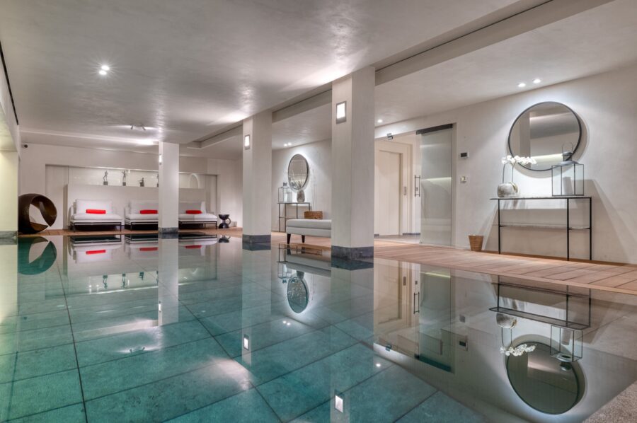 Chalet-Izabelle-indoorpool-spa-wellness-relaxation-luxury-rental-retreat-megeve
