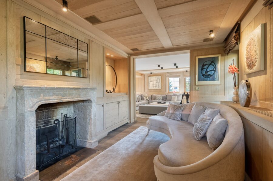 Chalet-Izabelle-lounge-fireplace-cosy-elegant-design-megeve