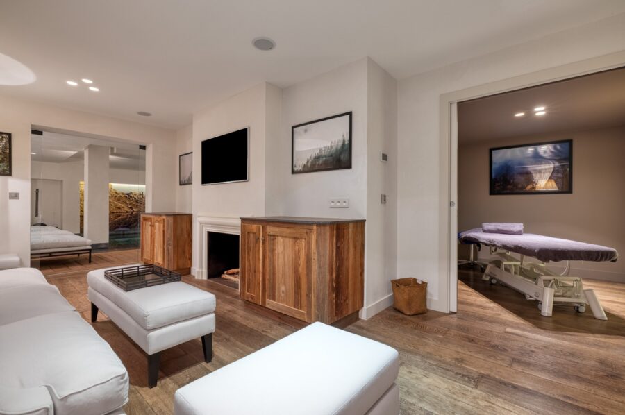 Chalet-Izabelle-spa-wellness-massageroom-relaxation-luxury-retreat-megeve