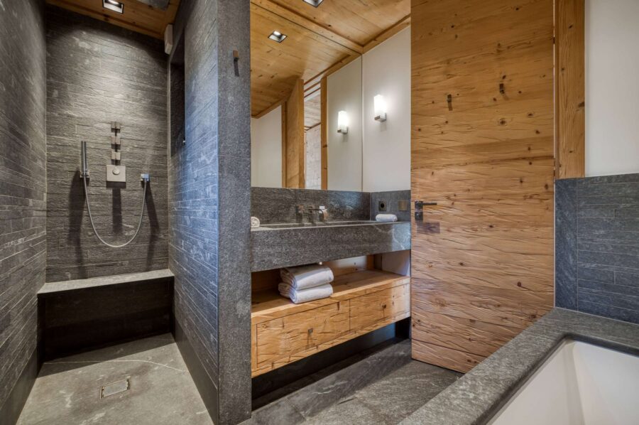 Chalet-atina-bathroom-bathtub-sink-shower-modern-sleek-design-luxury-megeve-mont-d'arbois